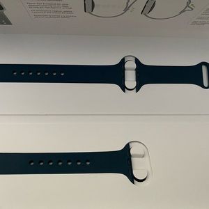 Apple Watch sports band. 40 mm watch band. Brand new! Worn once.